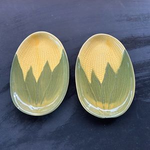 Shawnee pottery dinner plate #68